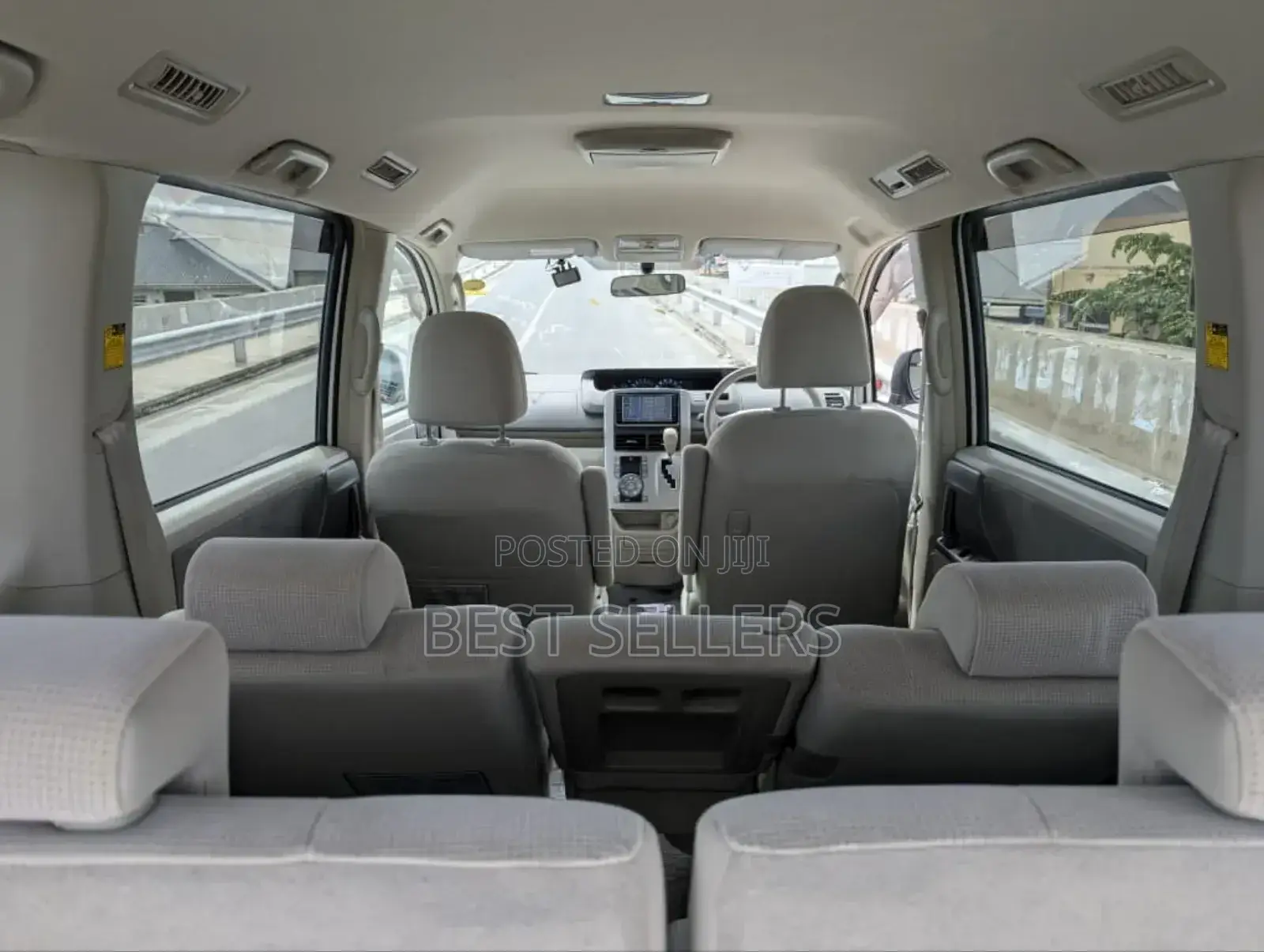 Toyota Noah 2.0 143hp AWD (7 Seater) 2008 White