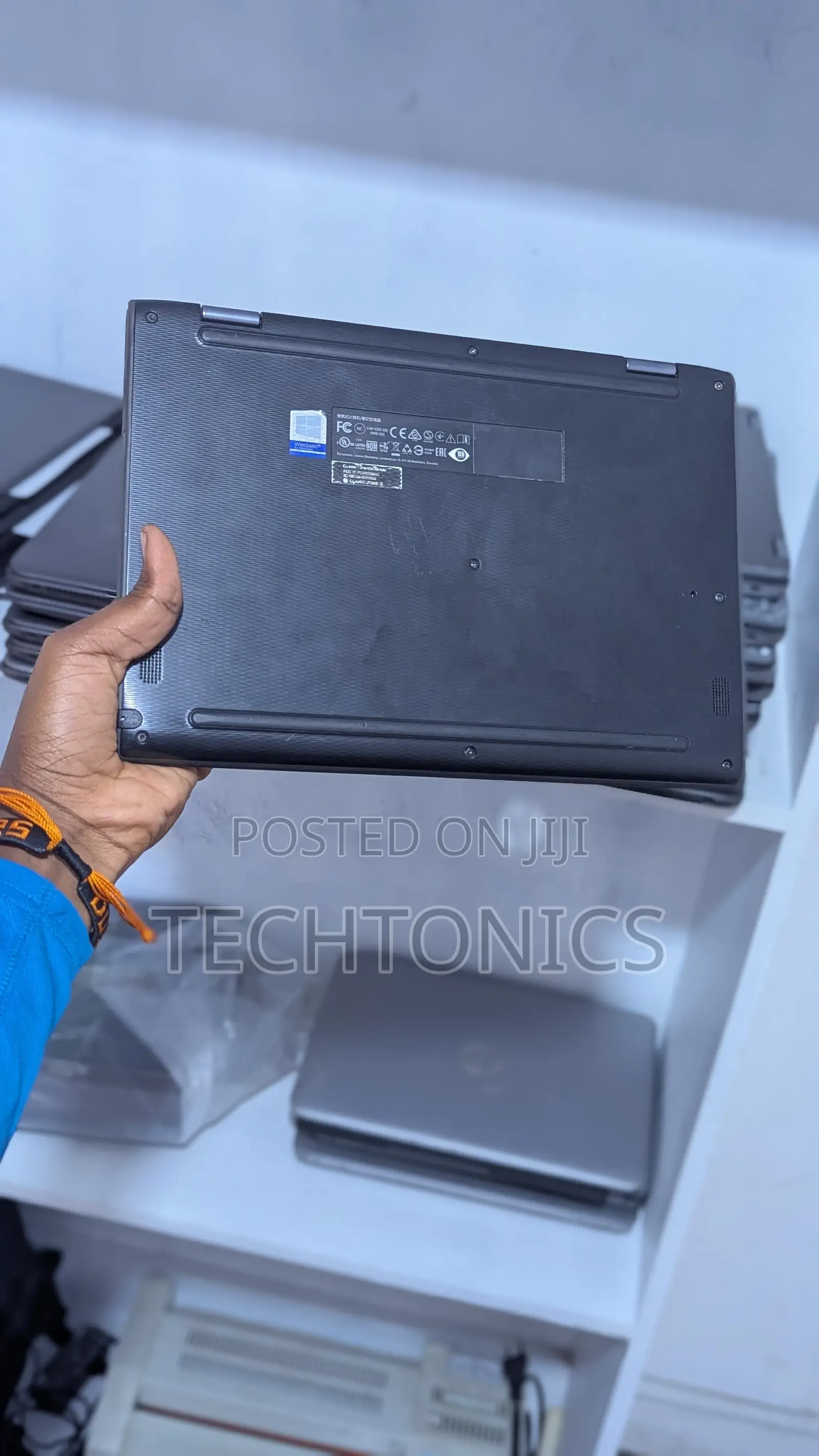 Laptop Lenovo 300e 4GB Intel SSD 128GB