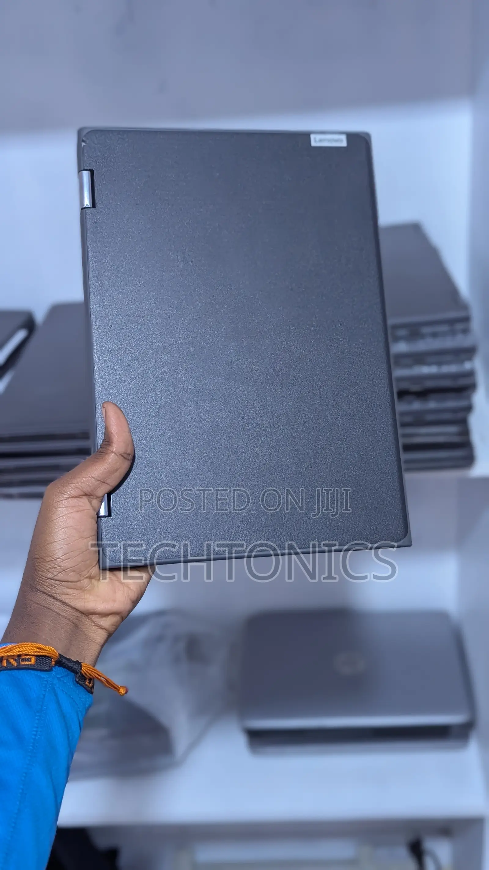 Laptop Lenovo 300e 4GB Intel SSD 128GB