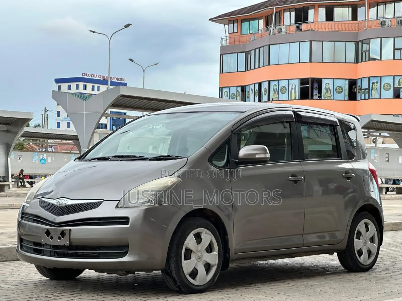 Toyota Ractis 1.5 AWD 2008 Gray