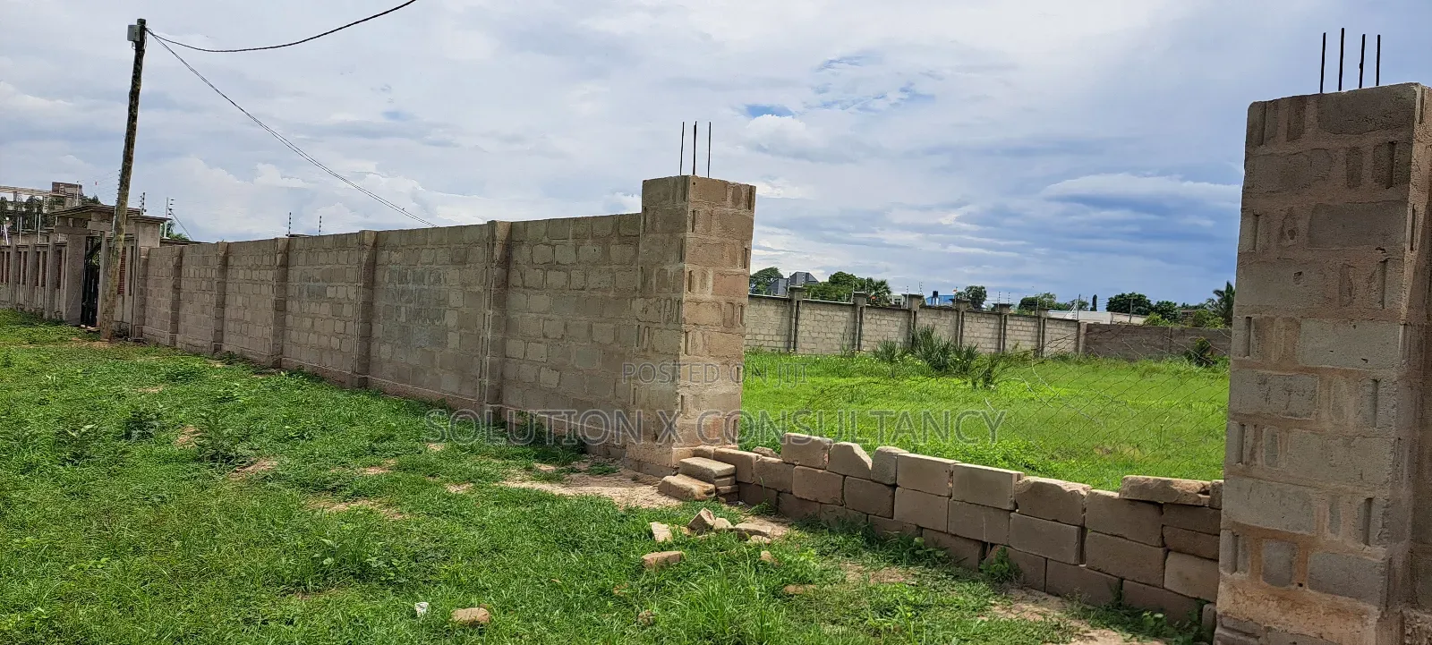 Kiwanja Kinauzwa Mbweni Mpiji Ndani Ya Fence