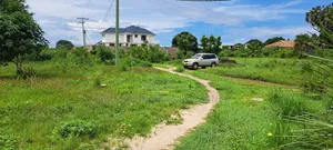 Kiwanja Kinauzwa Mbweni Mpiji Kuzuri