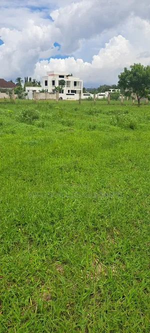 Kiwanja Kinauzwa Cha Tatu Toka Lami Mbweni Mpiji