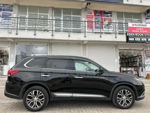 Mitsubishi Outlander 2.0 PHEV AWD 2015 Black