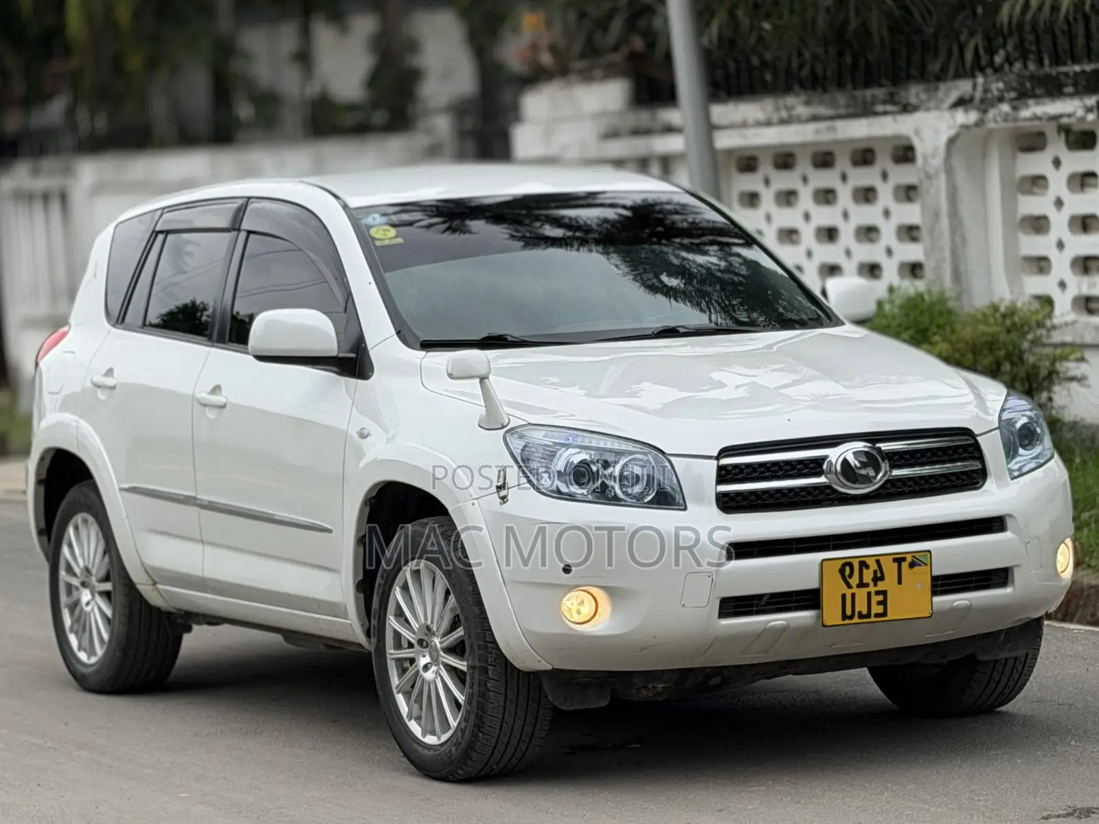 Toyota RAV4 2006 White