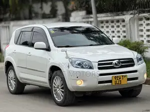 Toyota RAV4 2006 White