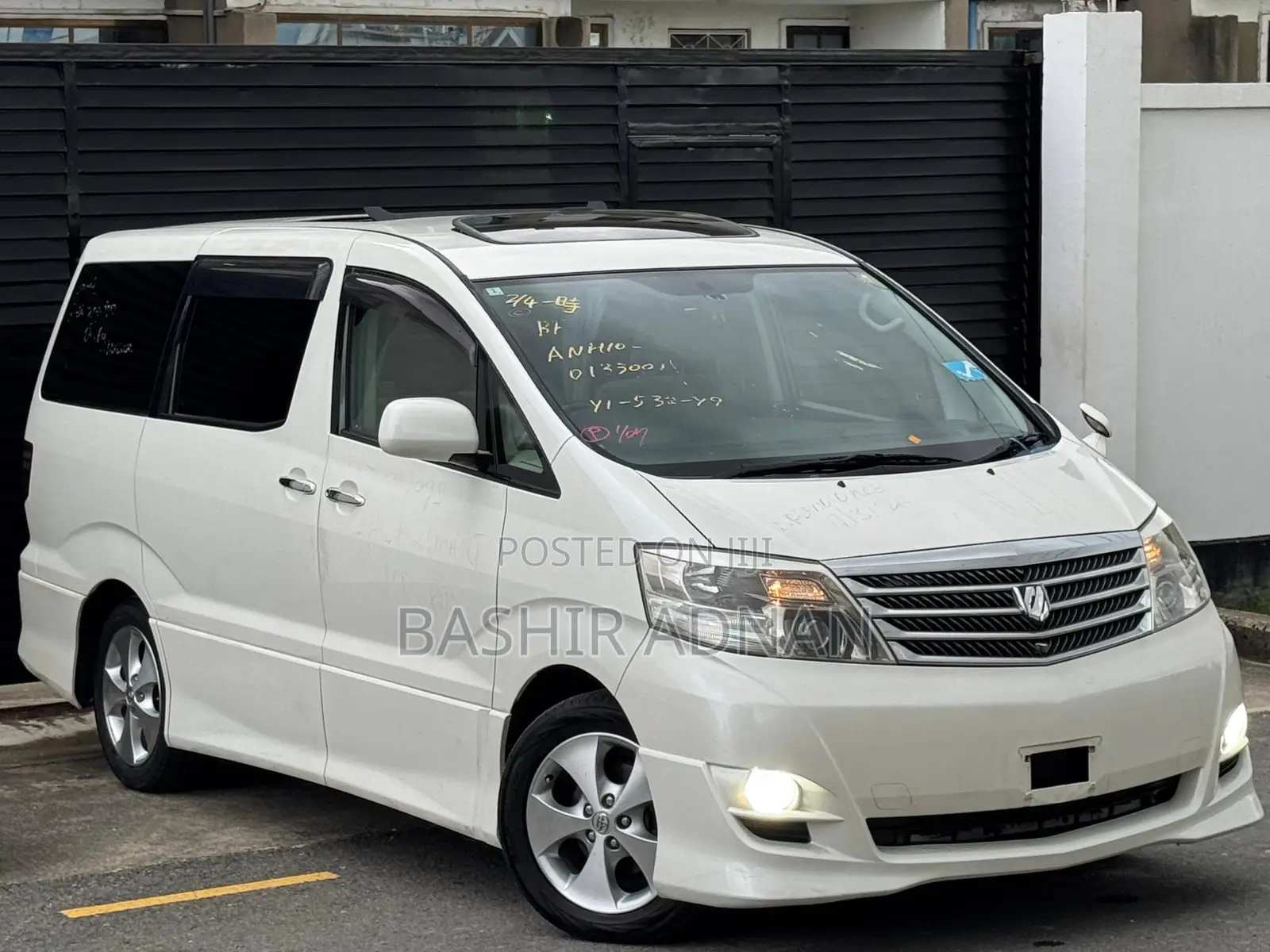 Toyota Alphard 2.4 Petrol FWD 2005 White