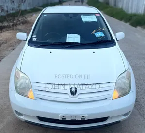 Toyota IST 2003 White