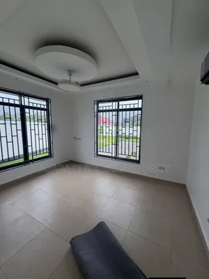 10bdrm House in Mikocheni for rent