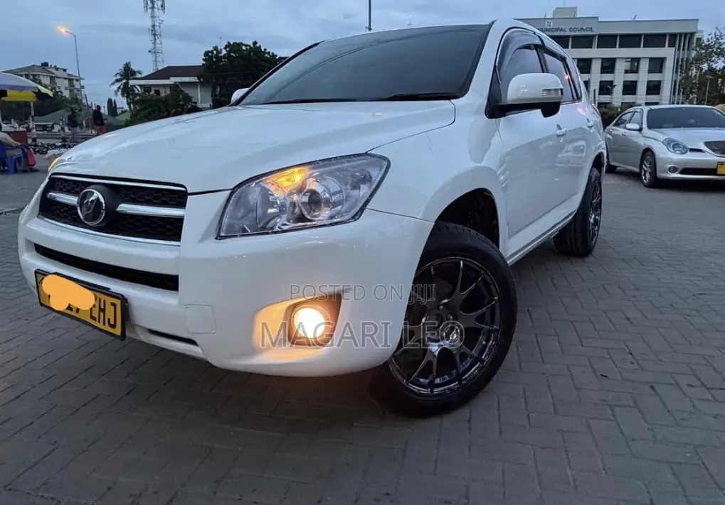 Toyota RAV4 2008 White