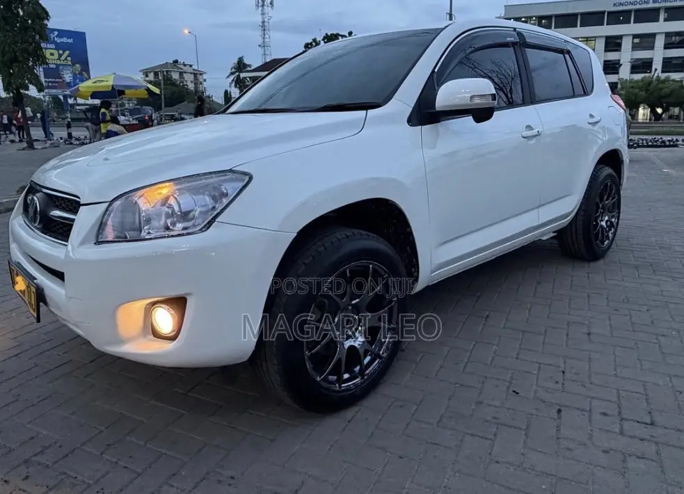 Toyota RAV4 2008 White