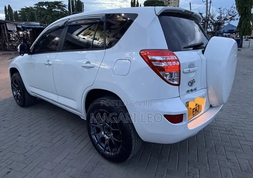 Toyota RAV4 2008 White