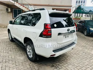 Toyota Land Cruiser Prado 2022 White