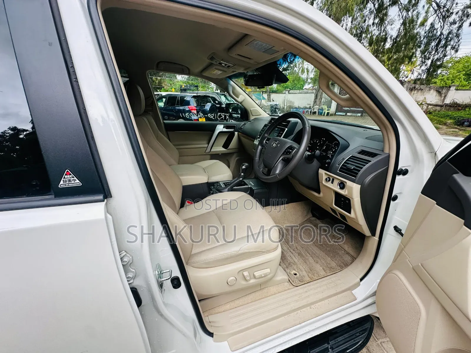 Toyota Land Cruiser Prado 2022 White