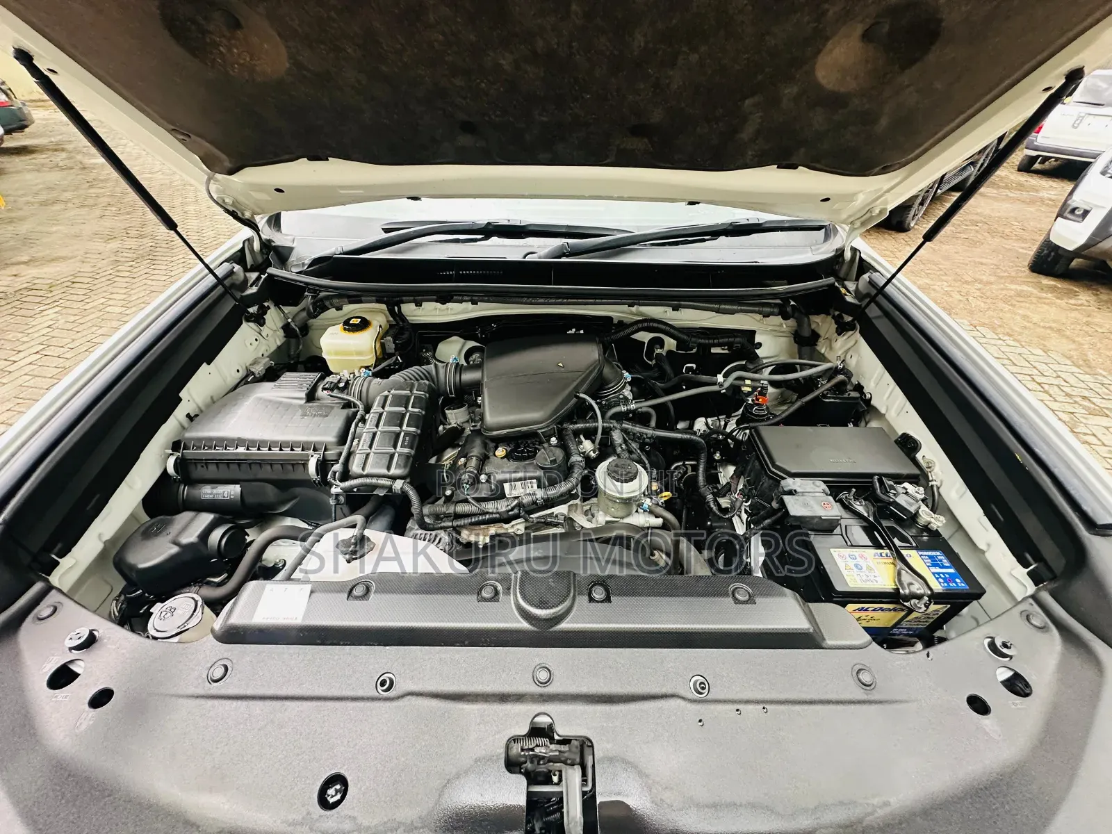 Toyota Land Cruiser Prado 2022 White