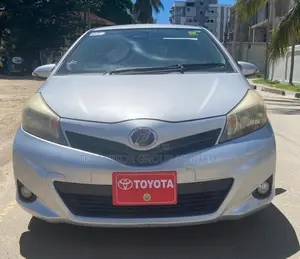 Toyota Vitz 2006 Silver
