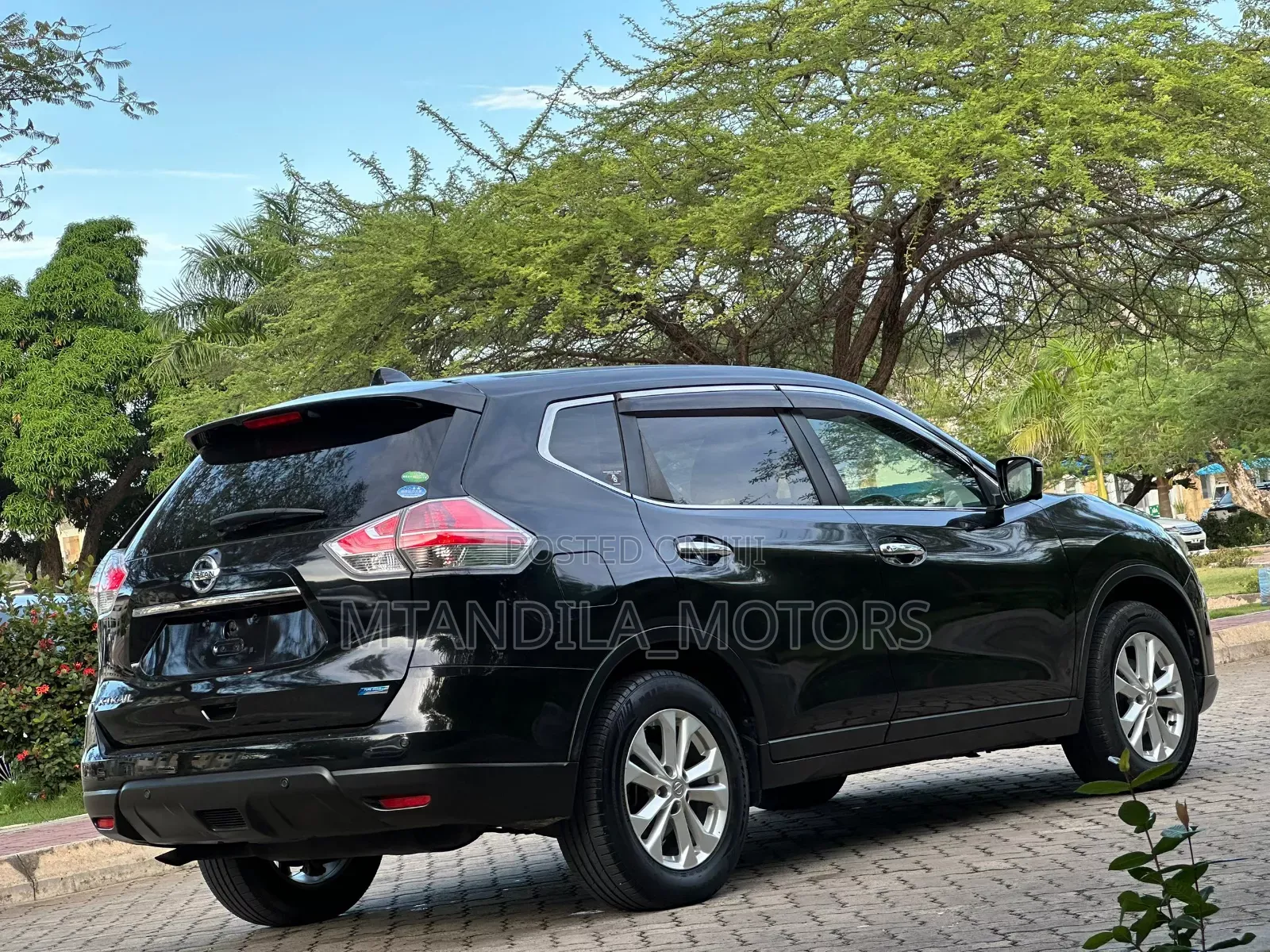 Nissan X-Trail 2.0 Petrol AWD 2015 Black