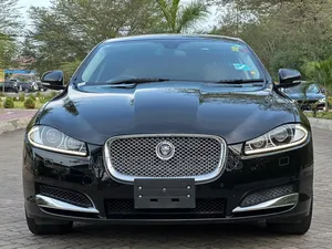 Jaguar XF 4dr Sedan (2.0L 4cyl Turbo 8A) 2014 Black
