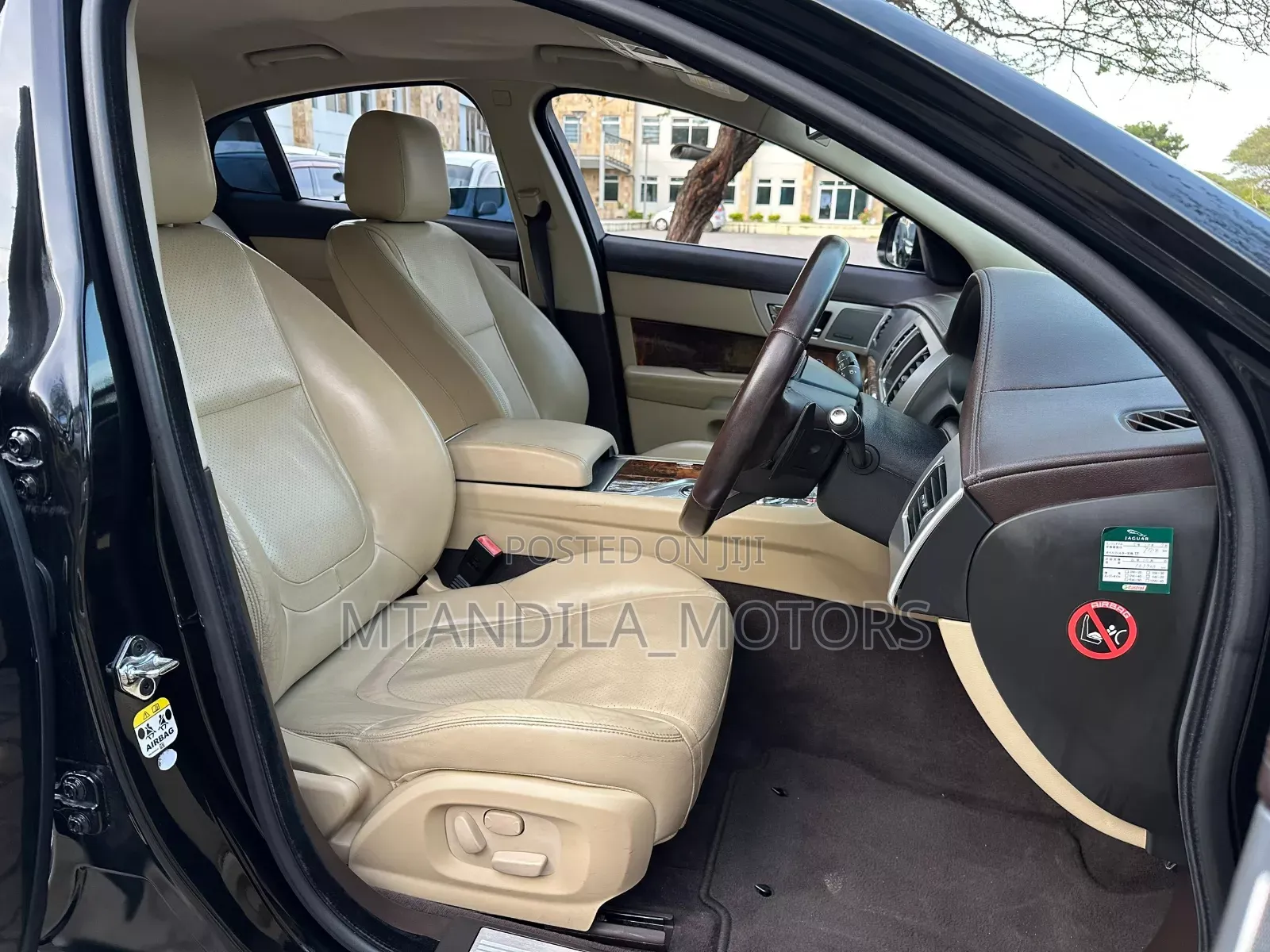 Jaguar XF 4dr Sedan (2.0L 4cyl Turbo 8A) 2014 Black