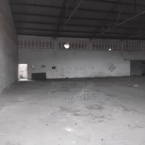 Warehouse in Tazara 2000 SQM