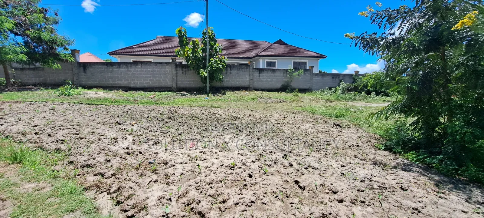 Kiwanja Kinauzwa Tegeta Madale