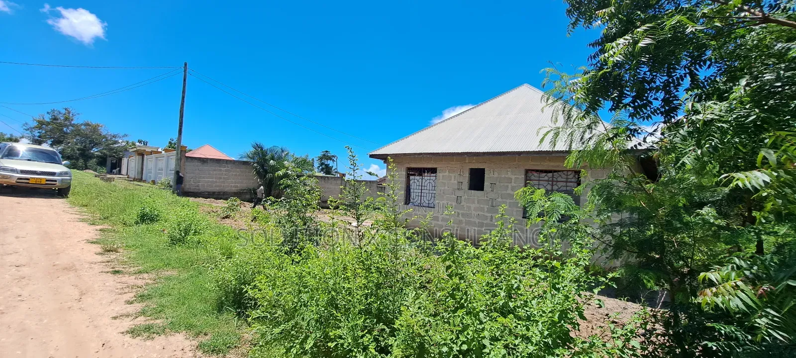 Kiwanja Kinauzwa Tegeta Madale