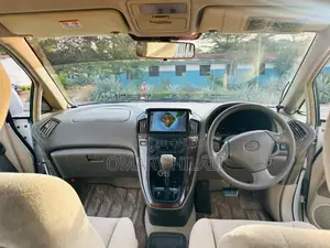 Toyota Harrier 2000 Silver