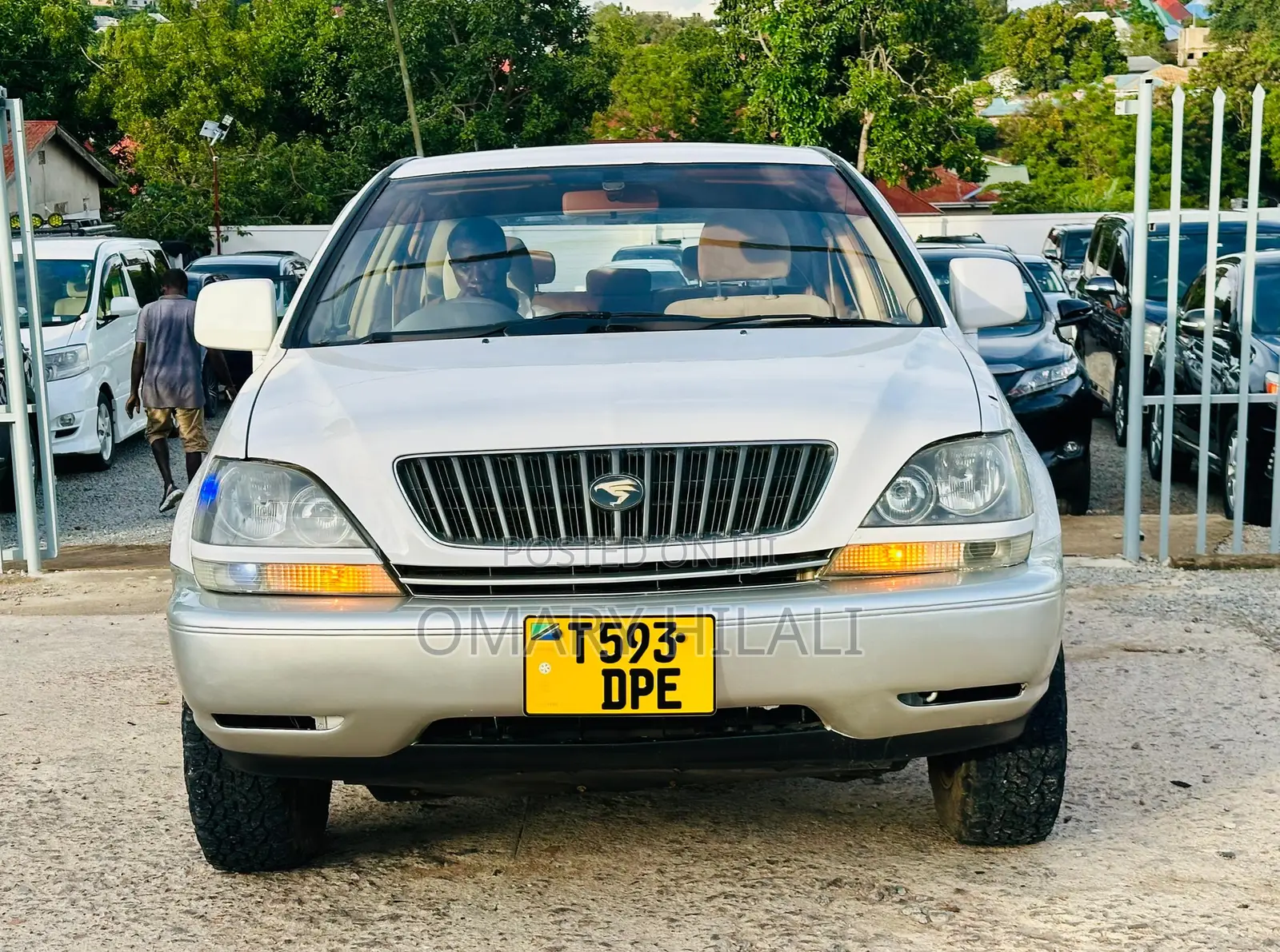 Toyota Harrier 2000 Silver