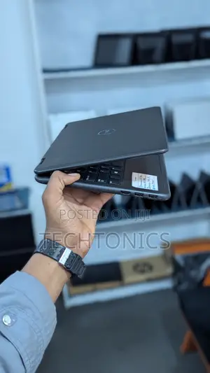 Laptop Dell Latitude 3189 4GB Intel SSD 160GB