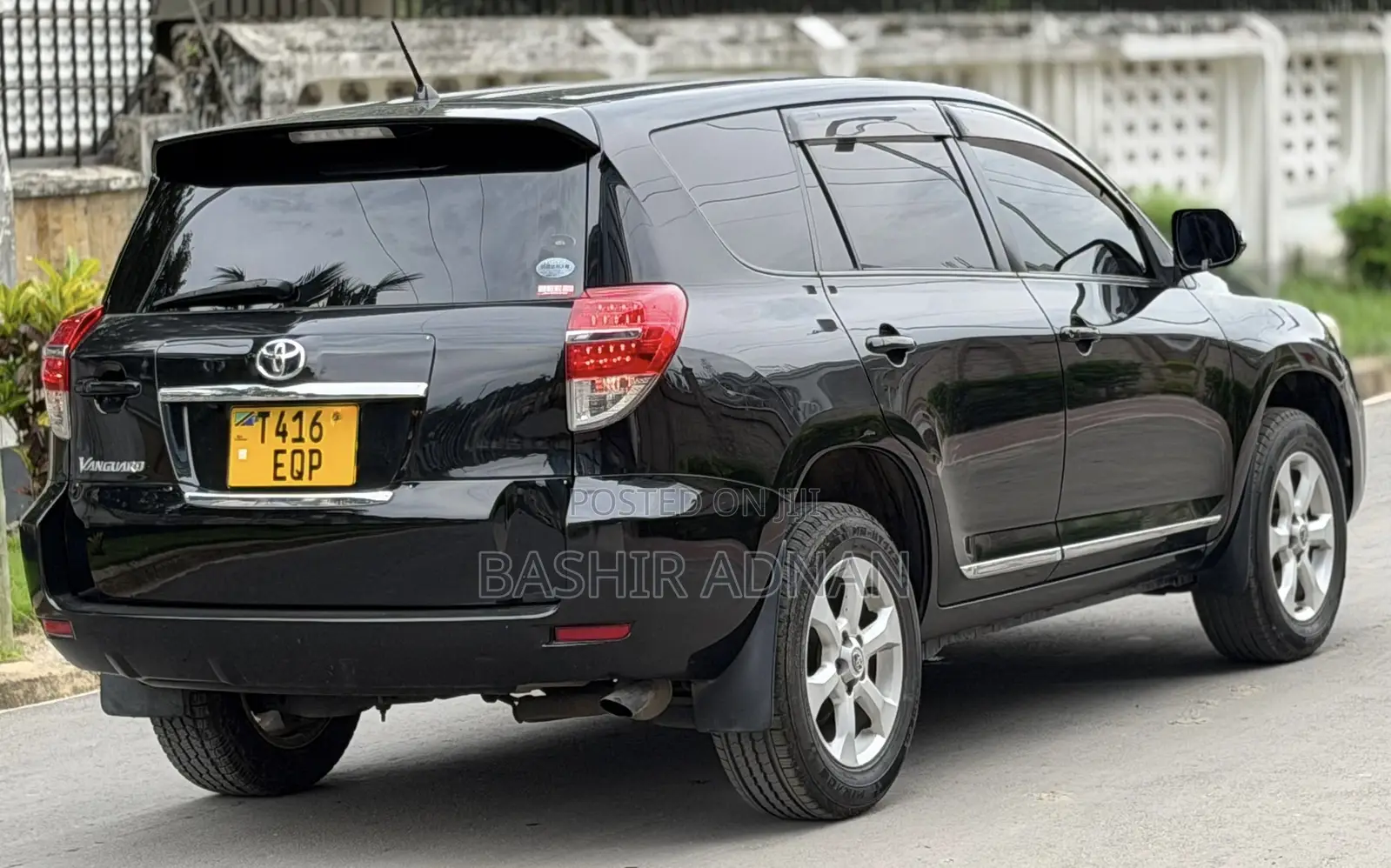 Toyota Vanguard 2010 Black