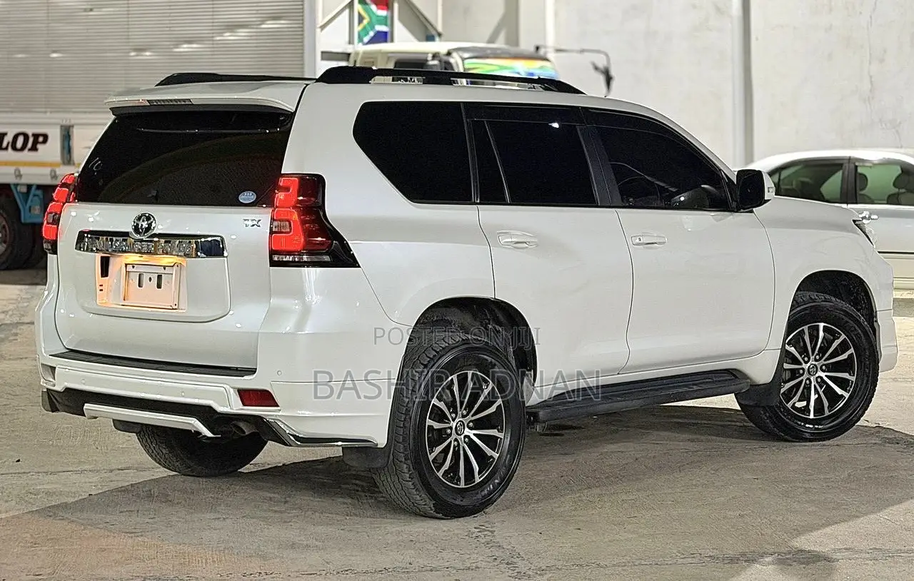 Toyota Land Cruiser Prado 2019 White