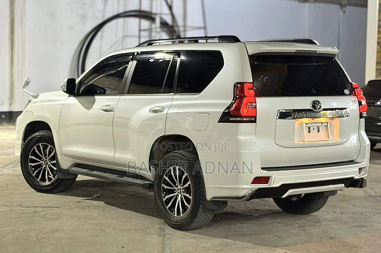 Toyota Land Cruiser Prado 2019 White