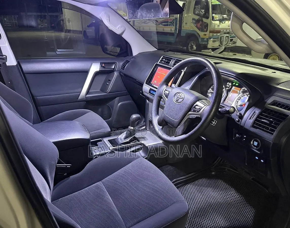 Toyota Land Cruiser Prado 2019 White