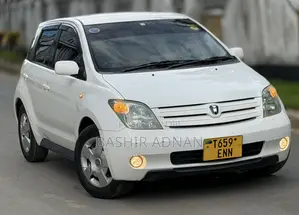 Toyota IST 2004 White