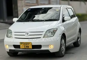 Toyota IST 2004 White