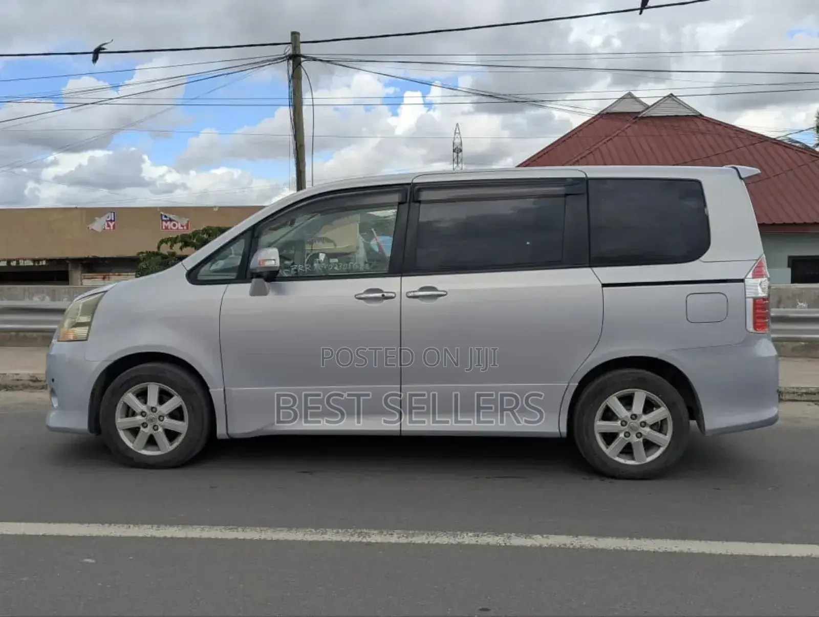 Toyota Noah 2.0 143hp AWD (8 Seater) 2008 Silver