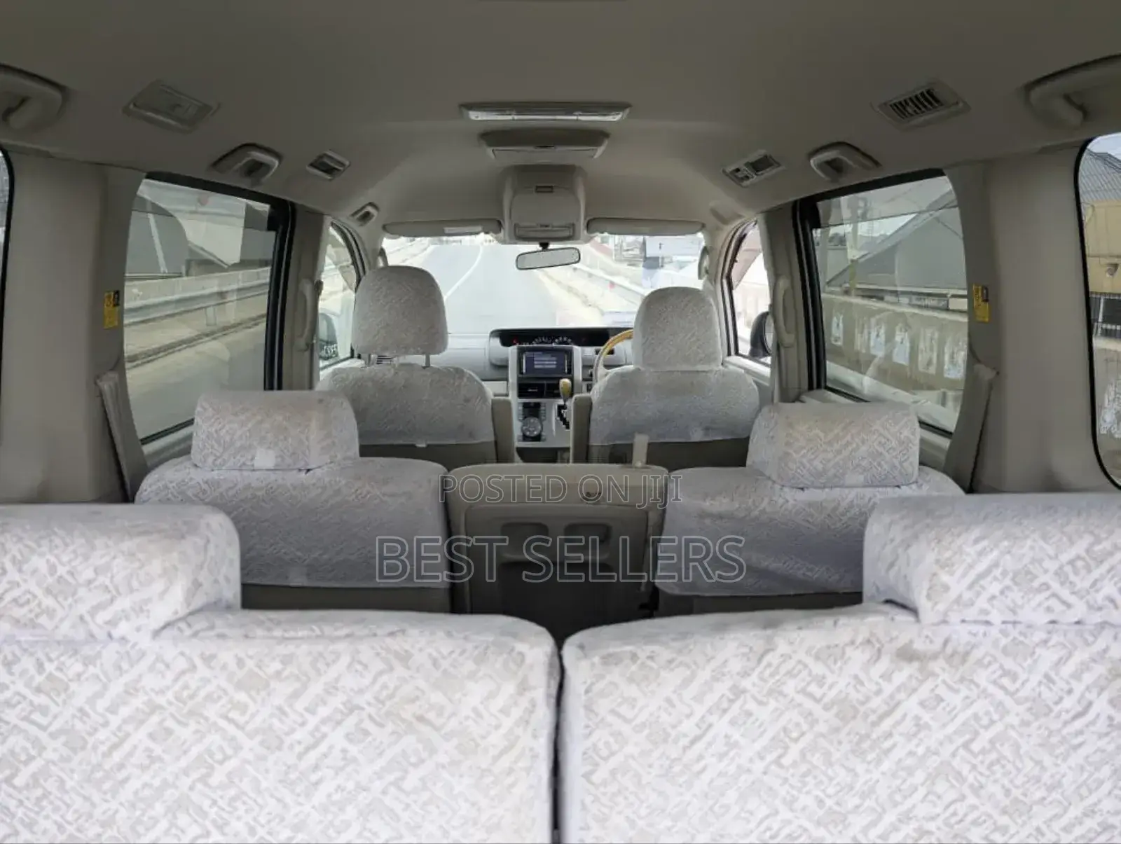 Toyota Noah 2.0 143hp AWD (8 Seater) 2008 Silver