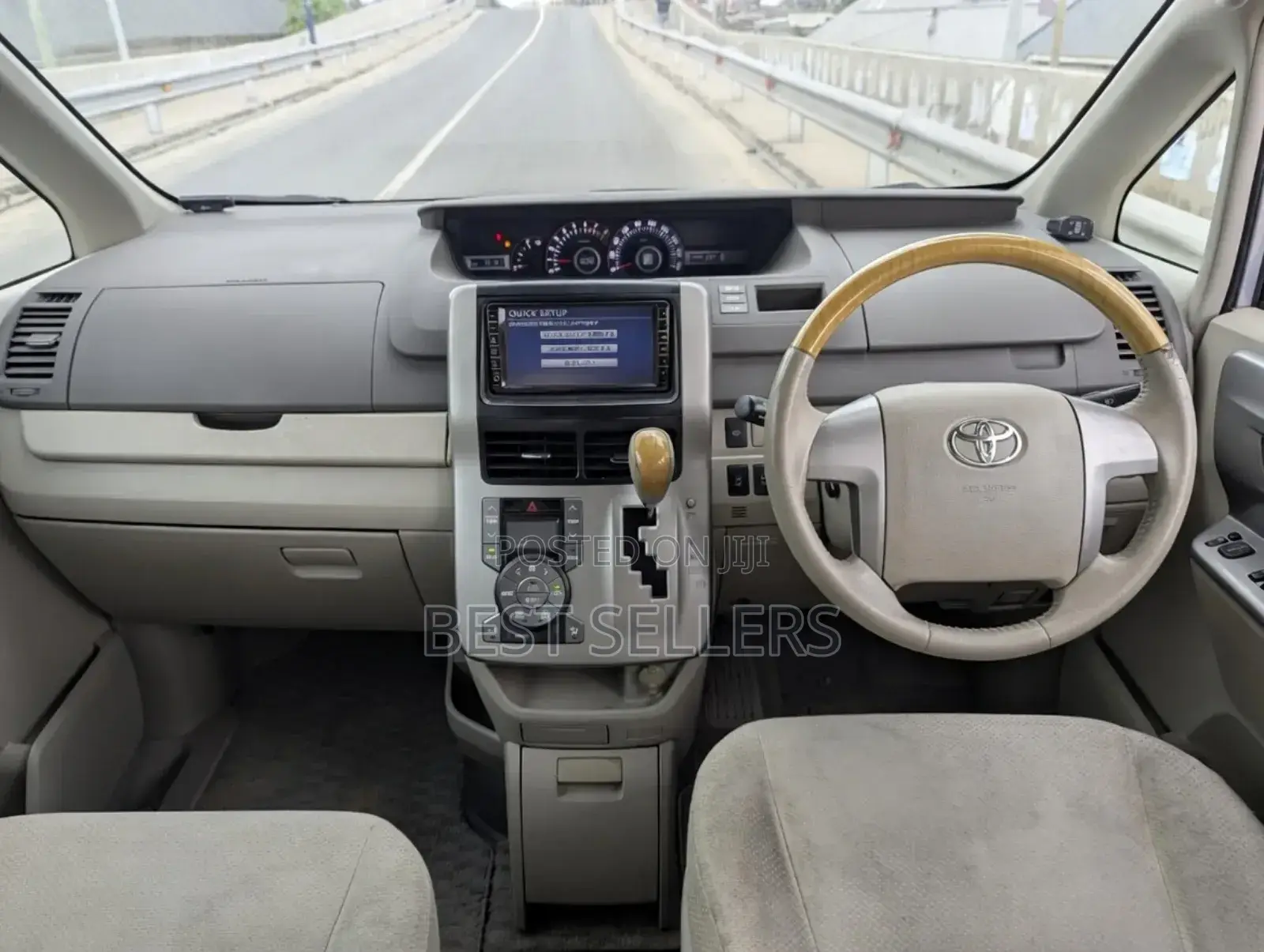 Toyota Noah 2.0 143hp AWD (8 Seater) 2008 Silver