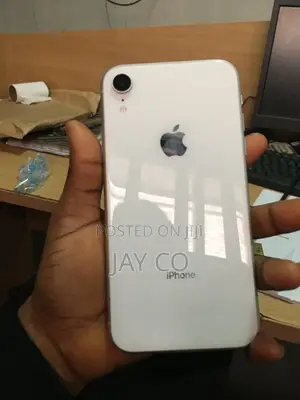 Apple iPhone XR 128 GB White