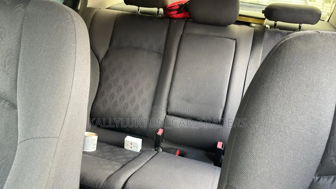 Toyota Fun Cargo 2004 Silver