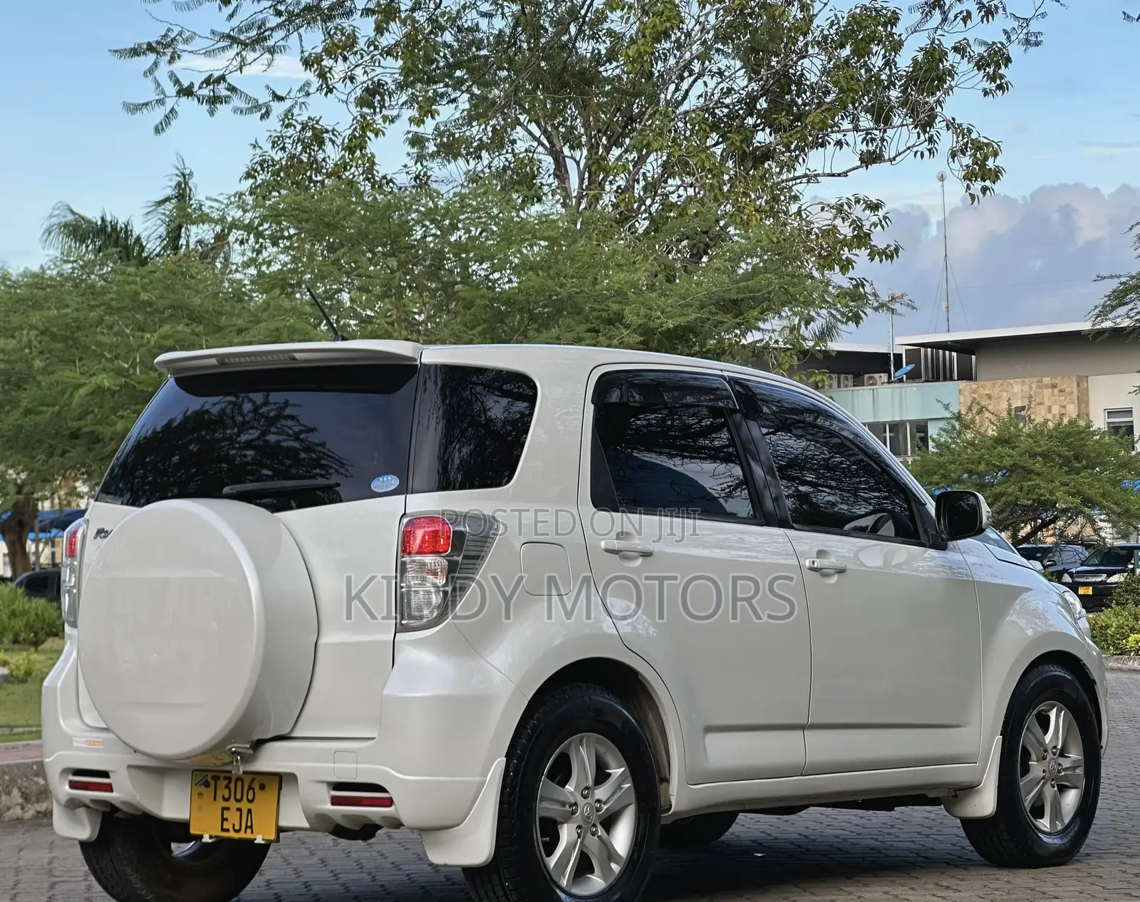 Toyota Rush 2007 White