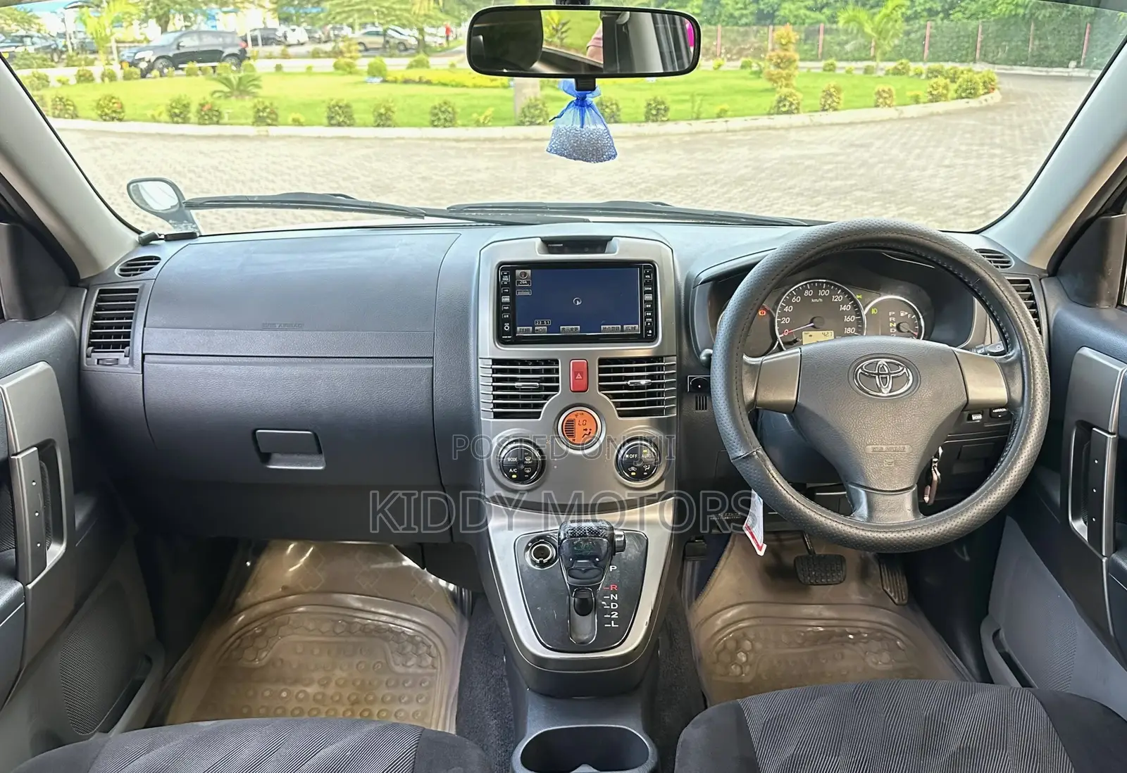 Toyota Rush 2007 White