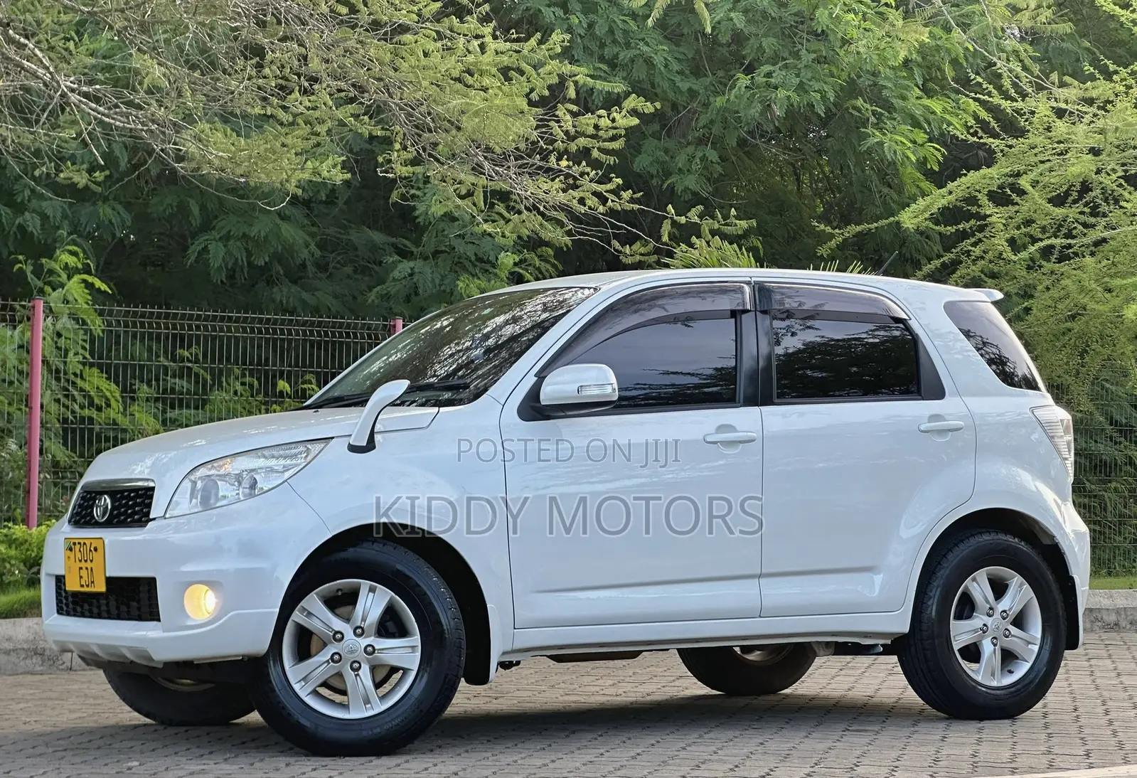 Toyota Rush 2007 White