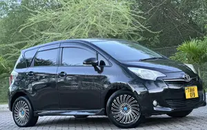 Toyota Ractis 1.5 FWD 2010 Black