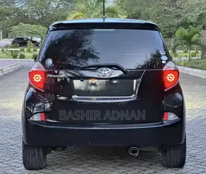 Toyota Ractis 1.5 FWD 2010 Black
