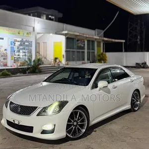 Toyota Crown 2009 White