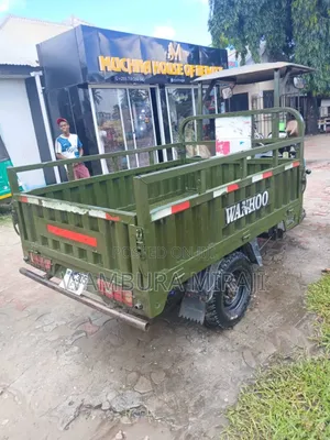 New Bajaj Avenger 220 2025 Green