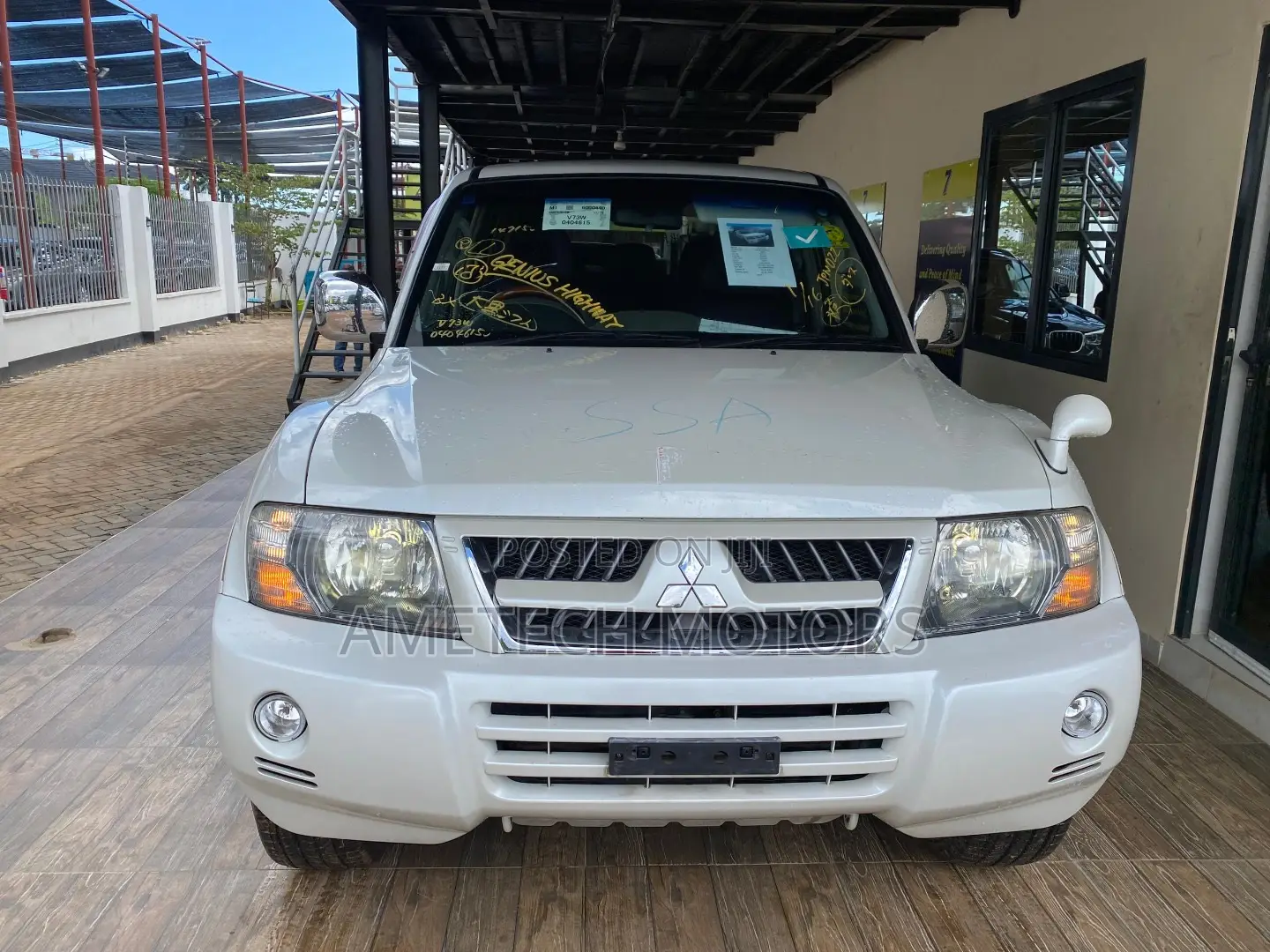 Mitsubishi Pajero 2004 White