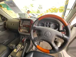 Mitsubishi Pajero 2004 White