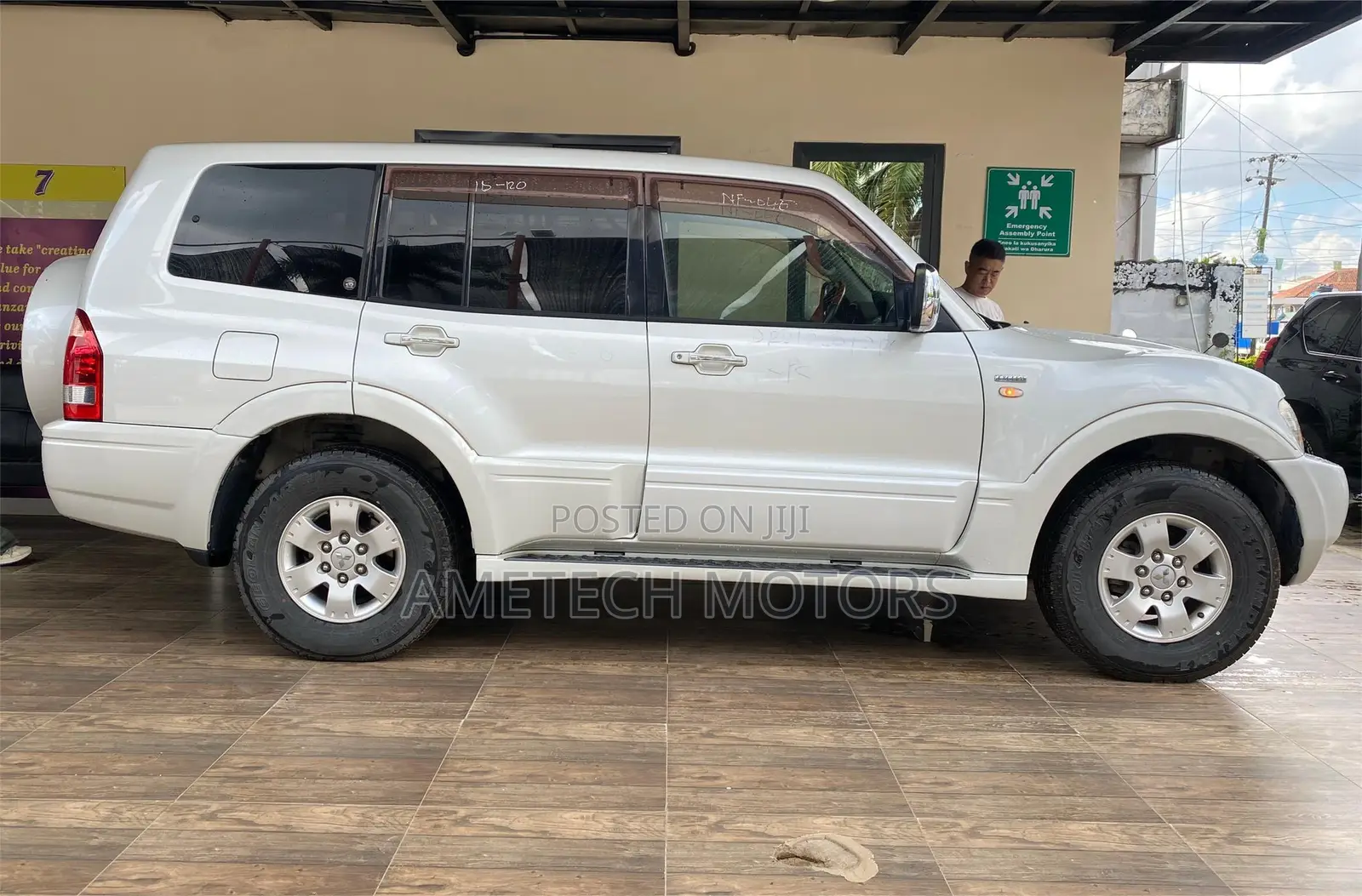 Mitsubishi Pajero 2004 White